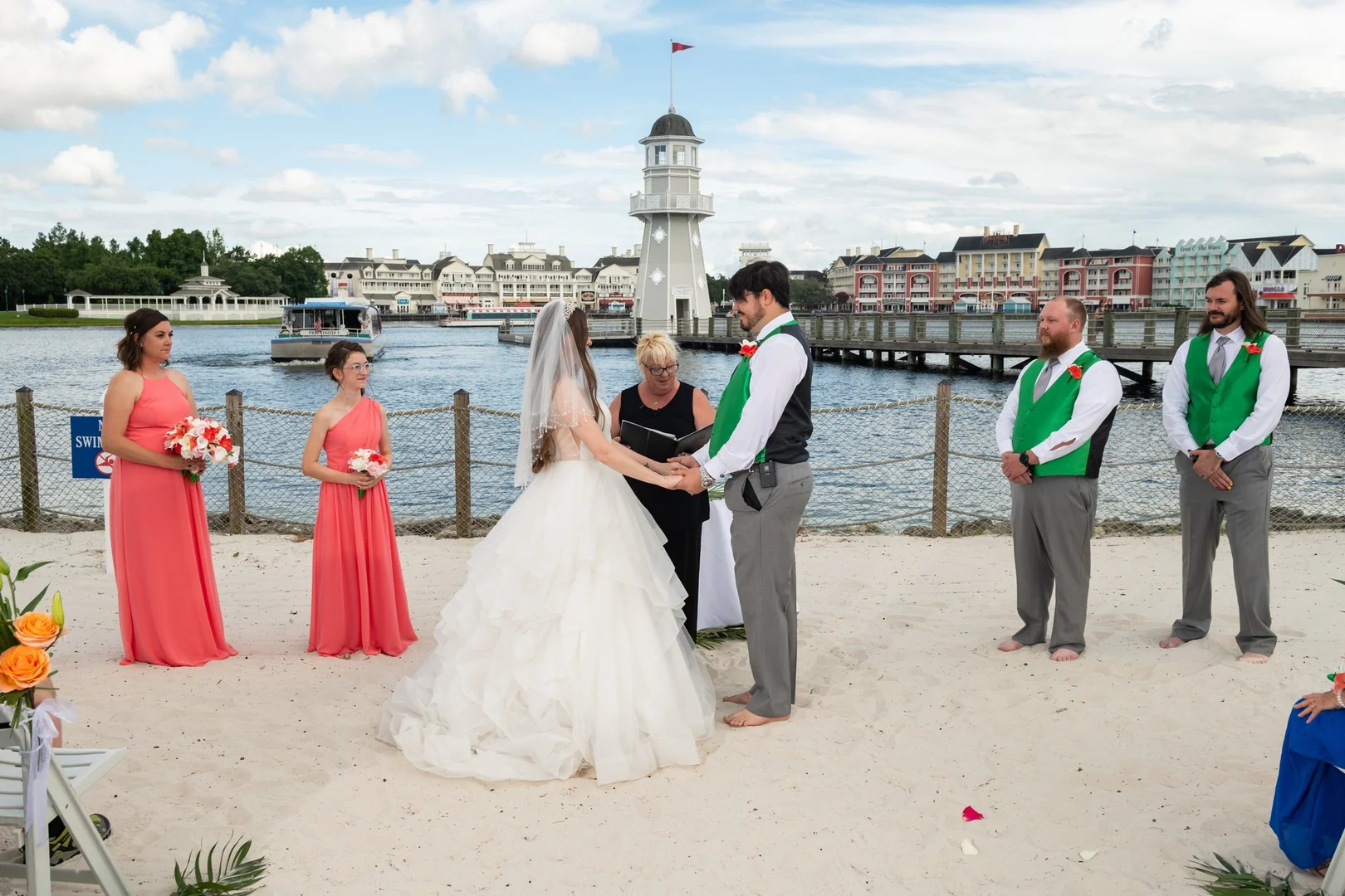 Lakefront wedding ceremony in Leesburg, Florida